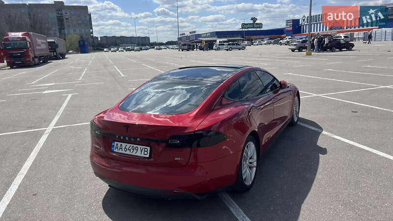 Лифтбек Tesla Model S 2016 в Киеве