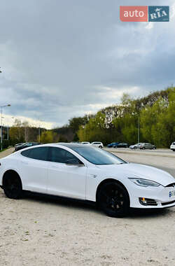 Лифтбек Tesla Model S 2013 в 