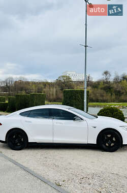Лифтбек Tesla Model S 2013 в 