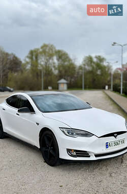 Лифтбек Tesla Model S 2013 в 