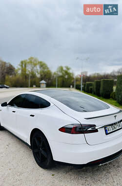 Лифтбек Tesla Model S 2013 в 