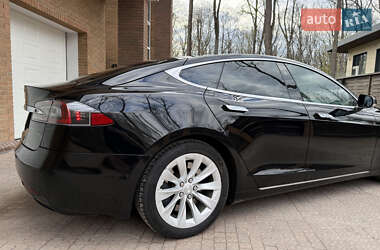Лифтбек Tesla Model S 2017 в 