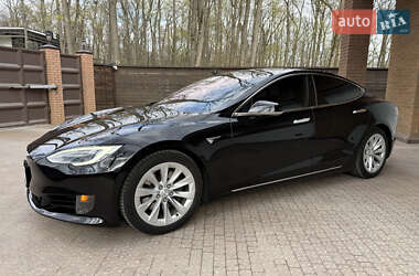 Лифтбек Tesla Model S 2017 в 