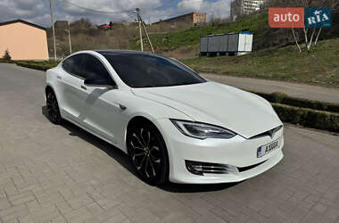 Лифтбек Tesla Model S 2019 в 