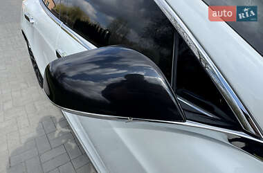 Лифтбек Tesla Model S 2019 в 