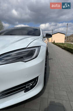 Лифтбек Tesla Model S 2019 в 