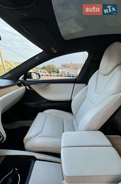 Лифтбек Tesla Model S 2019 в 