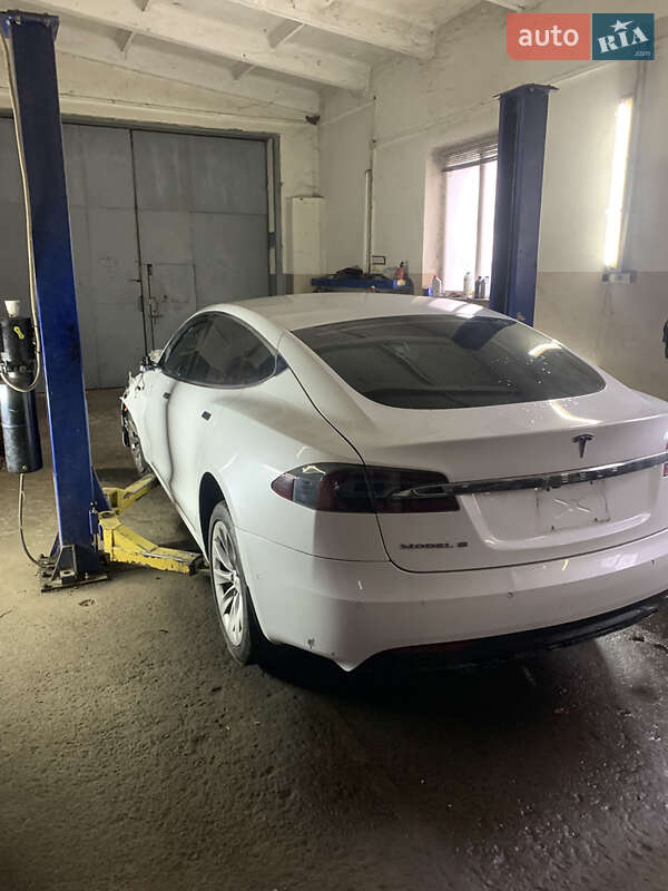 Лифтбек Tesla Model S 2016 в Ровно фото 4 Лифтбек Tesla Model S 2016 в Ровно