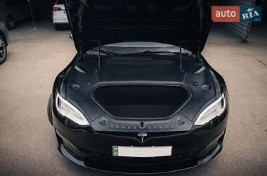 Лифтбек Tesla Model S 2021 в 