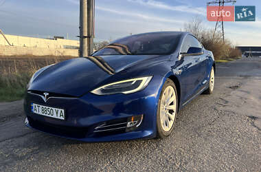 Лифтбек Tesla Model S 2017 в 