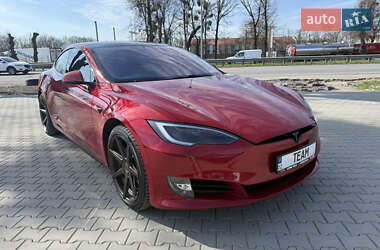 Лифтбек Tesla Model S 2017 в 
