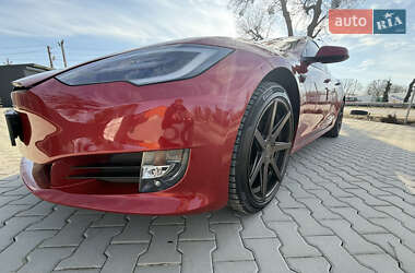 Лифтбек Tesla Model S 2017 в 