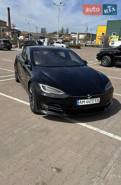 Лифтбек Tesla Model S 2019 в Житомире