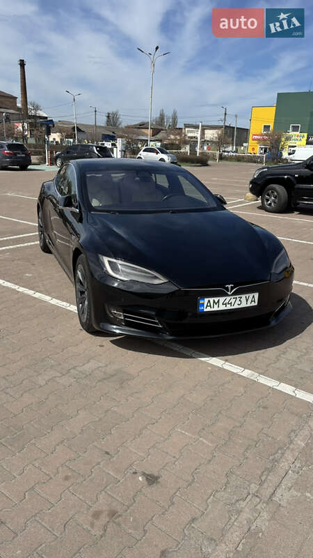 Ліфтбек Tesla Model S 2019 в 