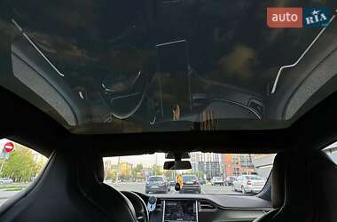 Лифтбек Tesla Model S 2017 в 