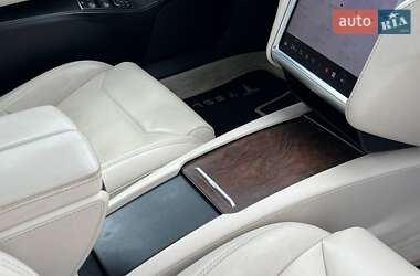 Лифтбек Tesla Model S 2017 в 