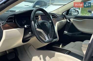 Лифтбек Tesla Model S 2017 в 