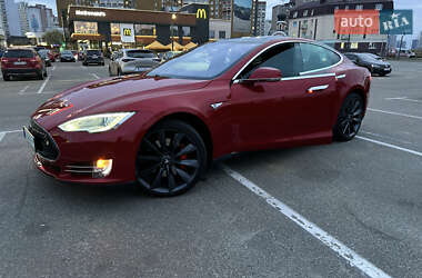 Лифтбек Tesla Model S 2015 в 