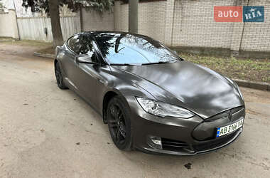 Лифтбек Tesla Model S 2014 в 