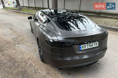 Лифтбек Tesla Model S 2014 в 