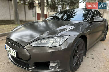 Лифтбек Tesla Model S 2014 в 