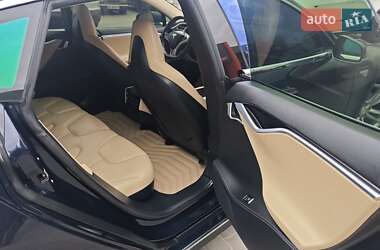 Лифтбек Tesla Model S 2014 в 