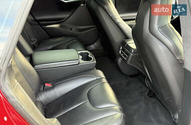 Лифтбек Tesla Model S 2015 в 