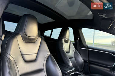 Лифтбек Tesla Model S 2015 в 