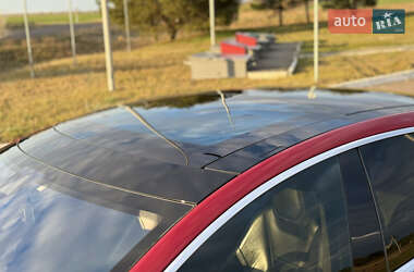 Лифтбек Tesla Model S 2015 в 
