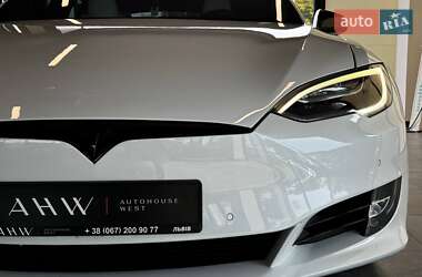 Ліфтбек Tesla Model S 2020 в 