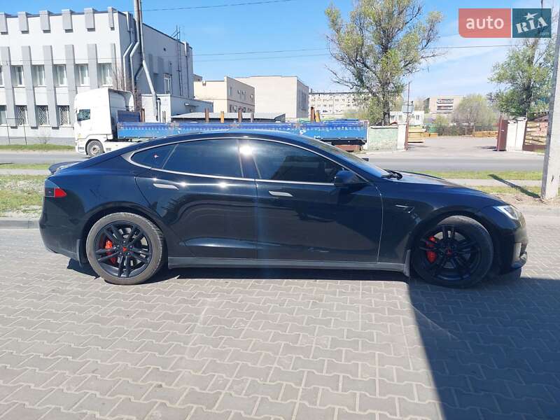 Лифтбек Tesla Model S 2014 в Днепре