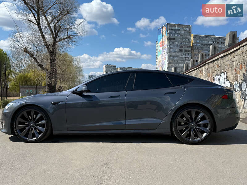 Лифтбек Tesla Model S 2017 в Днепре