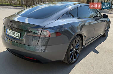 Лифтбек Tesla Model S 2017 в 