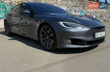 Лифтбек Tesla Model S 2017 в 