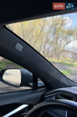 Лифтбек Tesla Model S 2017 в 