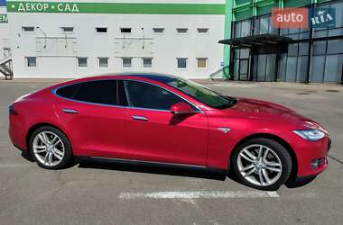 Лифтбек Tesla Model S 2014 в 