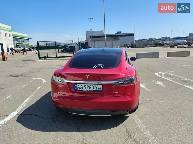 Ліфтбек Tesla Model S 2014 в Києві