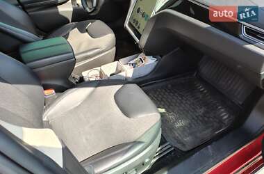 Лифтбек Tesla Model S 2014 в 