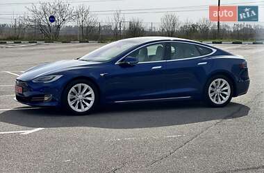 Лифтбек Tesla Model S 2020 в 