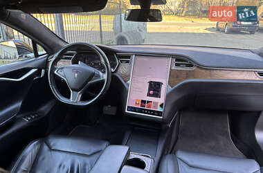 Лифтбек Tesla Model S 2017 в 