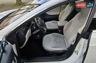 Лифтбек Tesla Model S 2015 в 