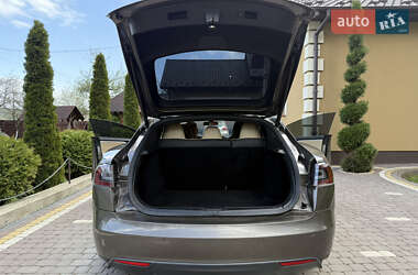 Лифтбек Tesla Model S 2015 в 
