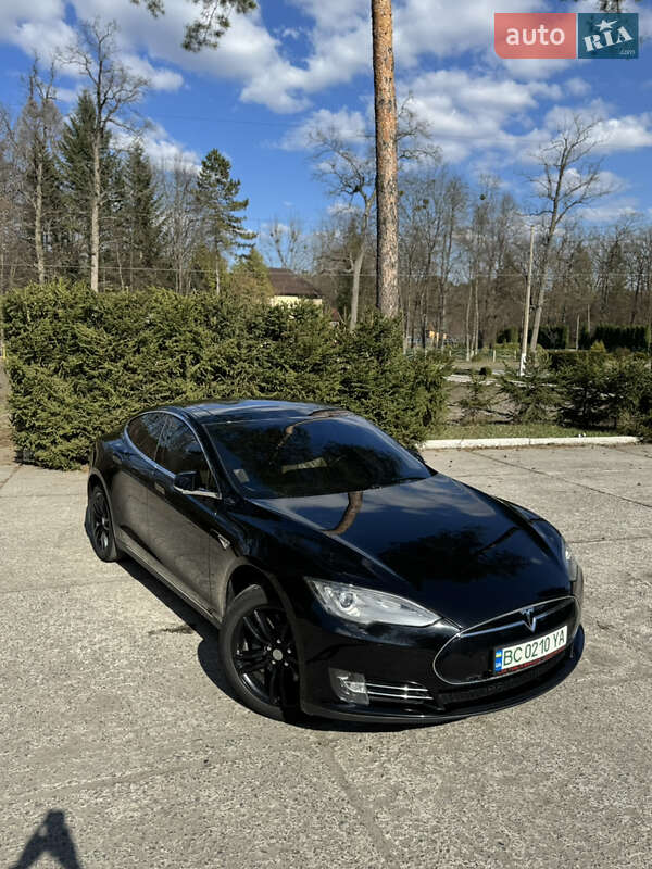 Ліфтбек Tesla Model S 2014 в Шепетівці