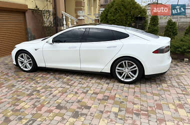 Ліфтбек Tesla Model S 2015 в 