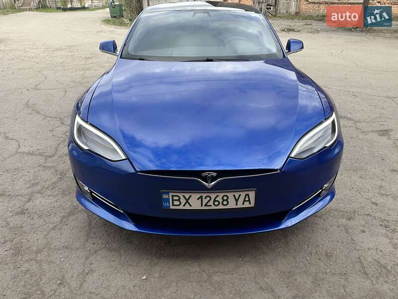 Tesla Model S 2018