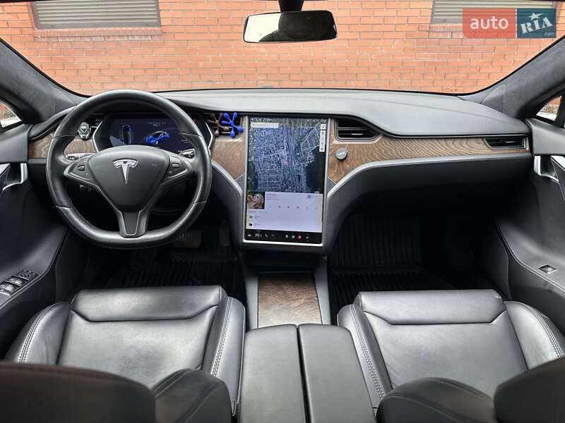 Лифтбек Tesla Model S 2018 в Луцке