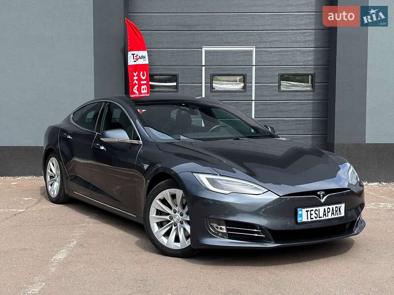 Лифтбек Tesla Model S 2018 в 