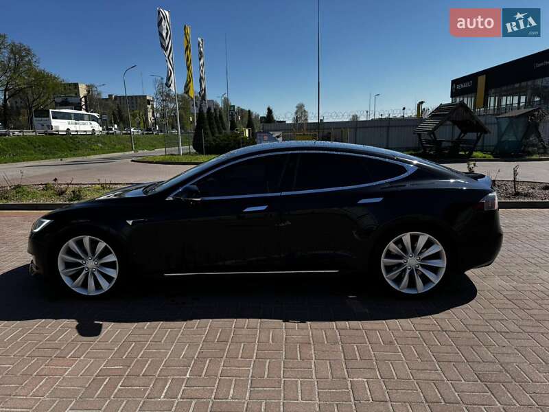 Лифтбек Tesla Model S 2017 в Полтаве