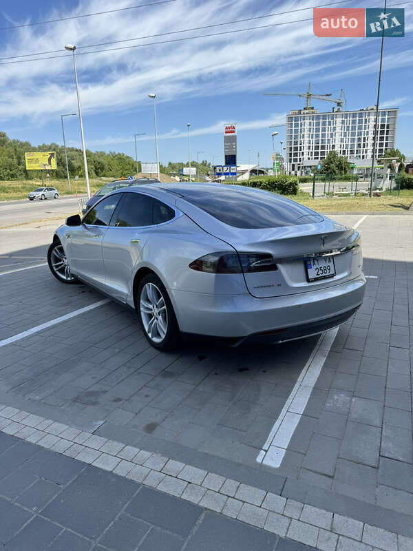 Лифтбек Tesla Model S 2014 в Ивано-Франковске