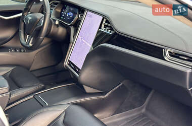 Лифтбек Tesla Model S 2016 в 